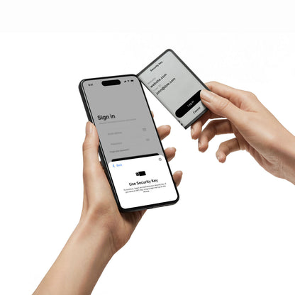 Ledger Stax™ 附帶 Ledger Recovery Key 恢復鑰匙及保護殻